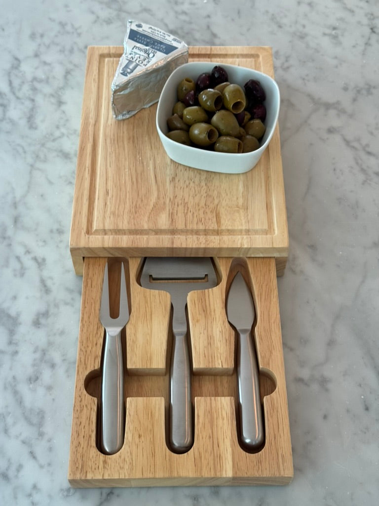 Rectangular Cheeseboard with Concealed Tools